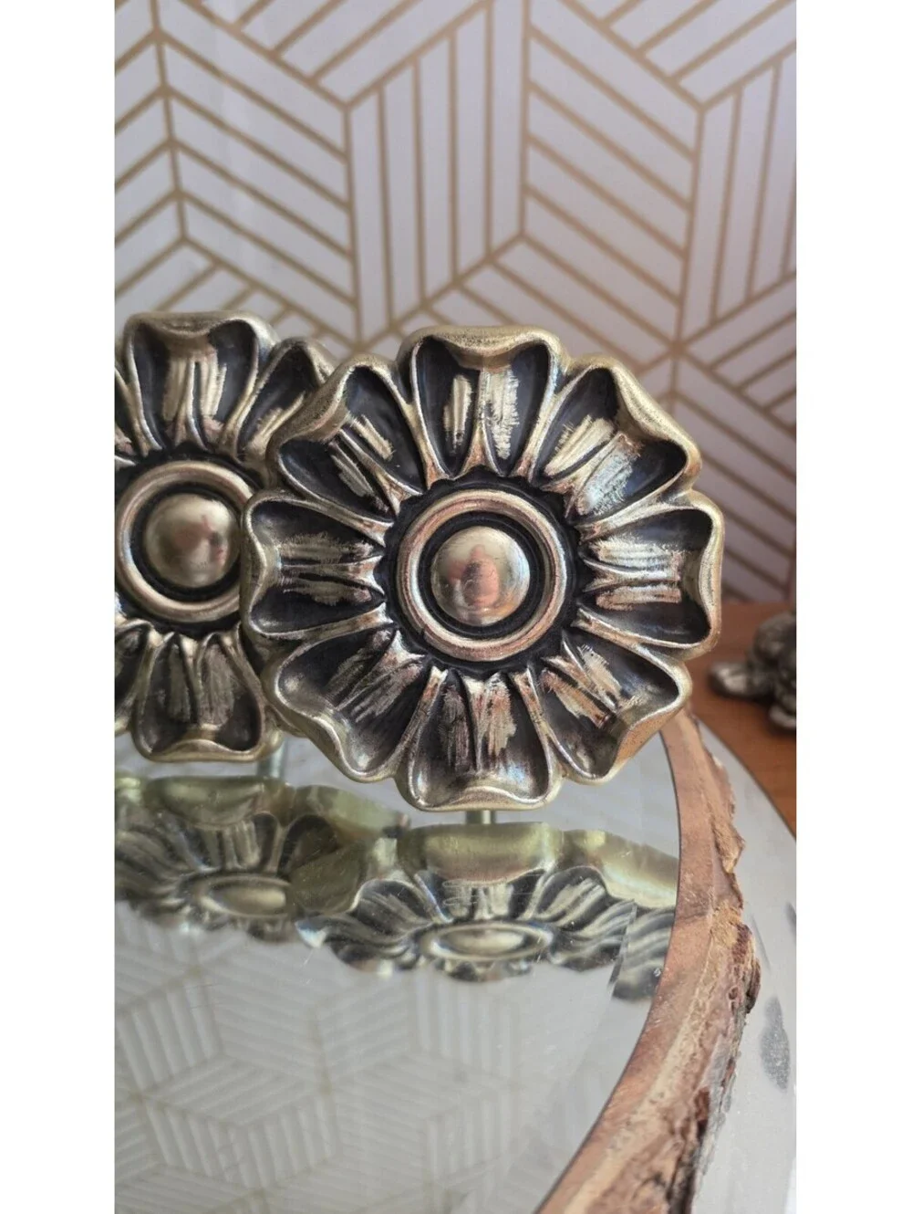 Vintage Brass Colored Daisy Decorative Curtain Tiebacks Finials Set of 4